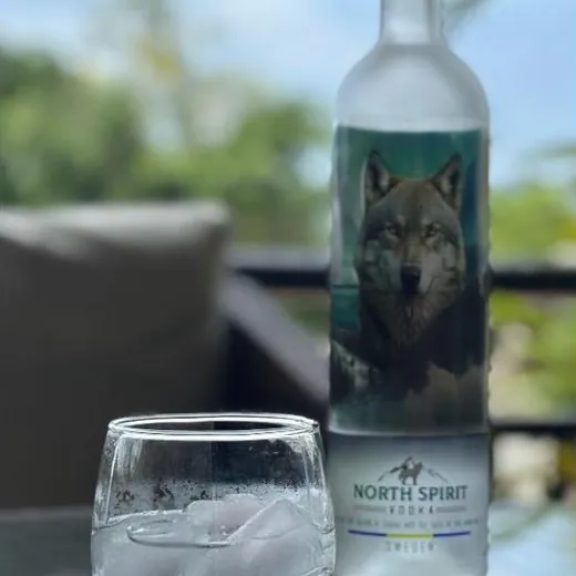 Un On The Rocks preparado con North Spirit
