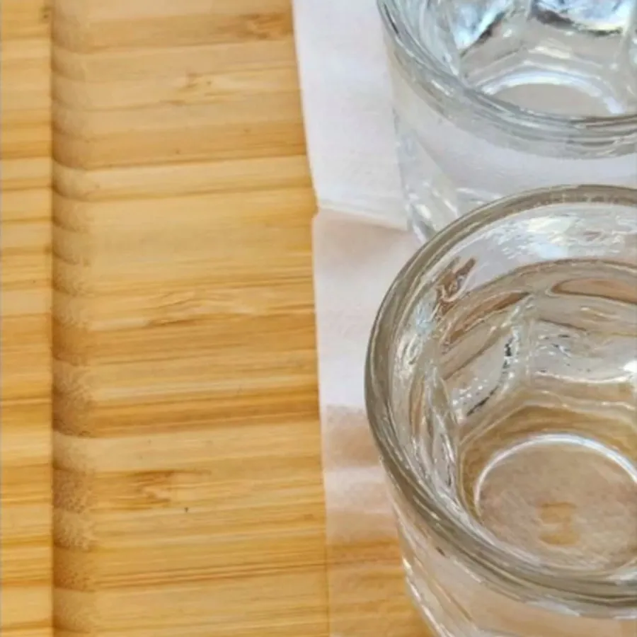 Dos copas servidas, listas para disfrutar